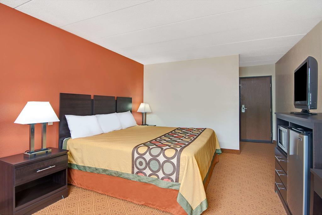 Super 8 By Wyndham Stamford/New York City Area Eksteriør billede